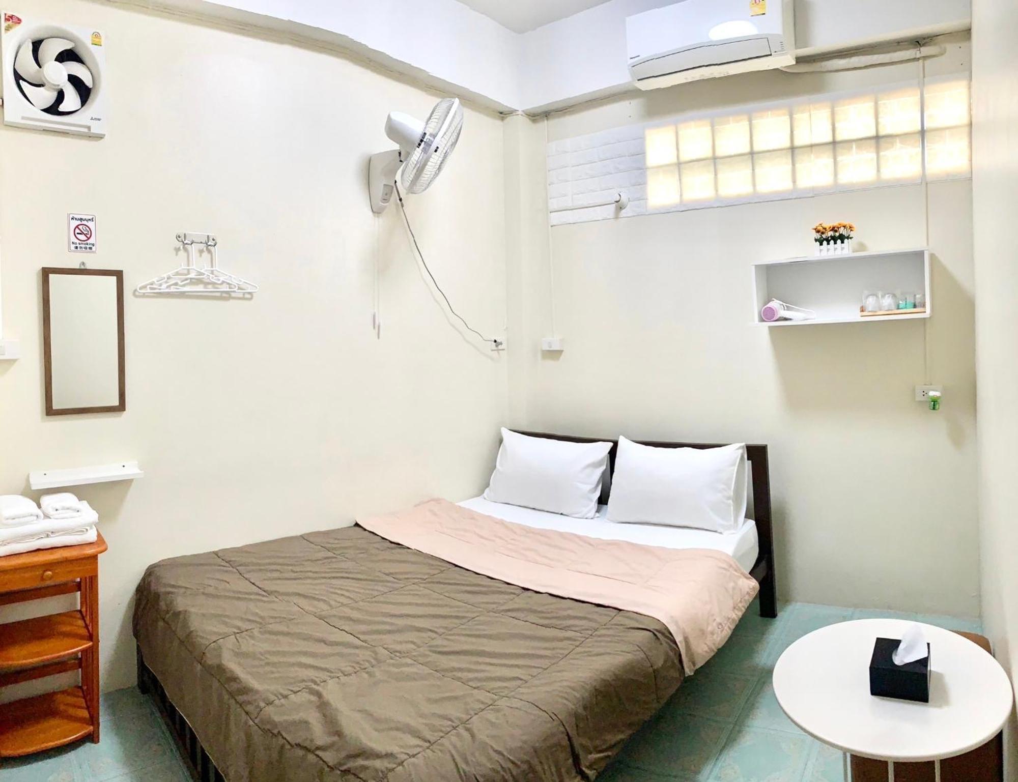 Pd Hostel Бангкок Экстерьер фото