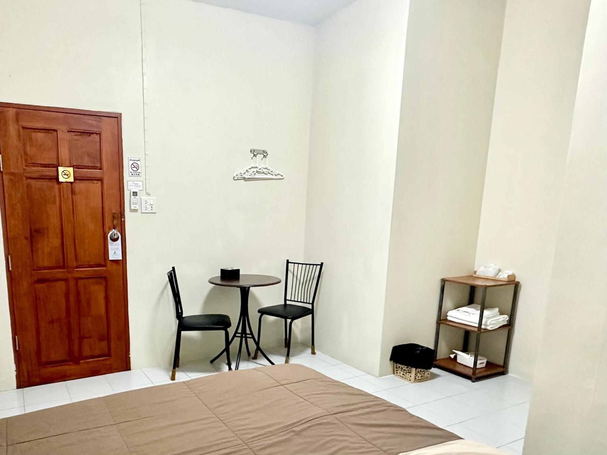 Pd Hostel Бангкок Экстерьер фото