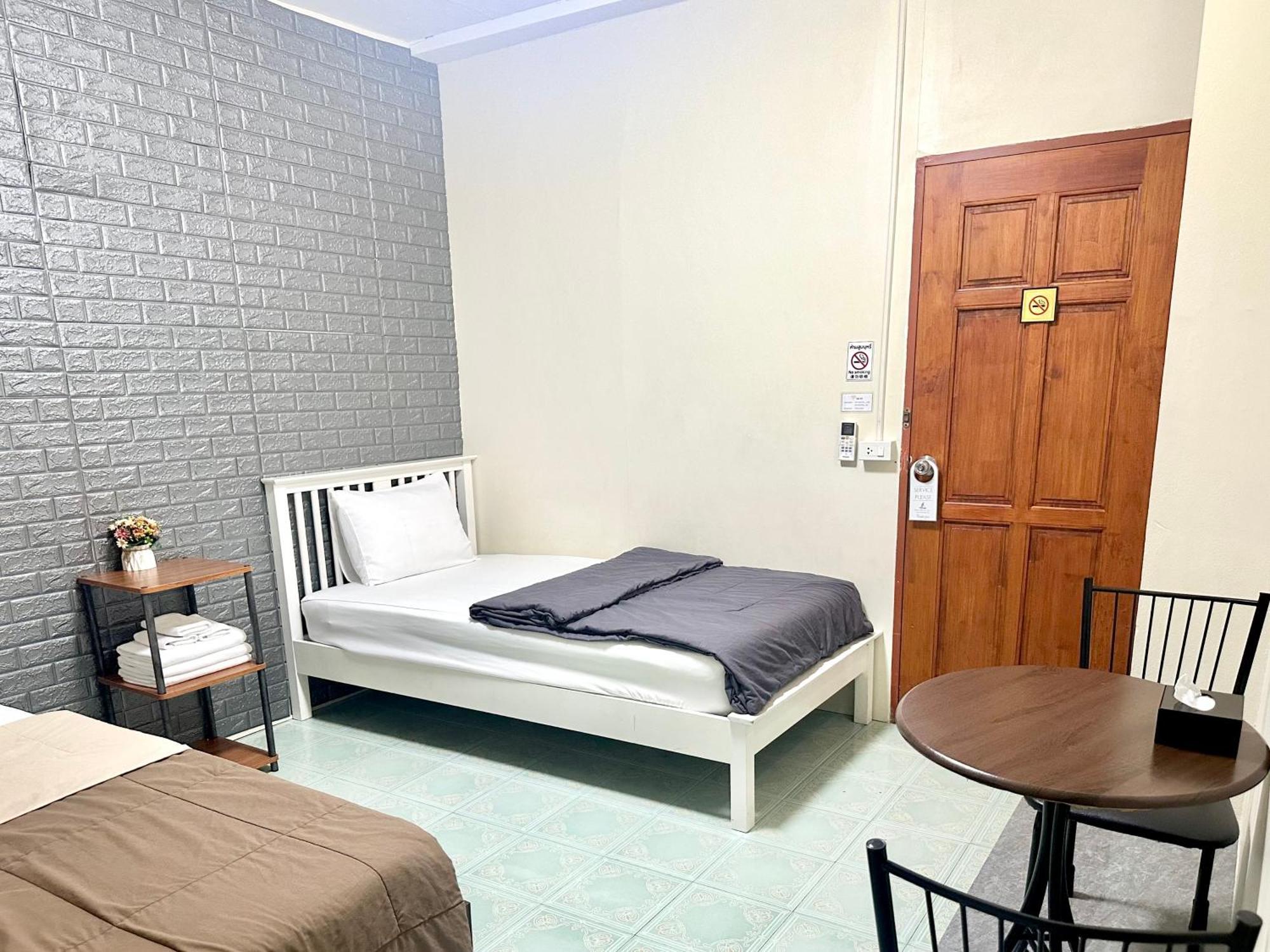 Pd Hostel Бангкок Экстерьер фото